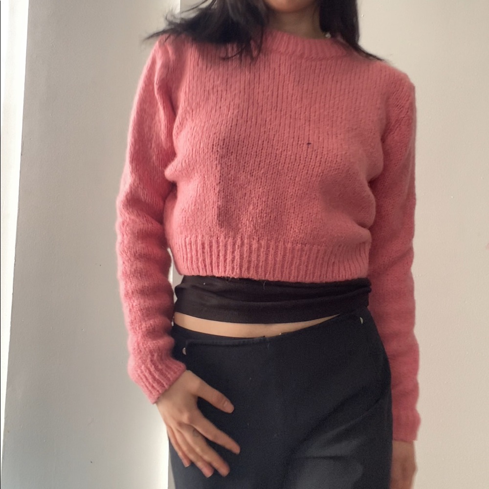 Cropped pink crop sweater